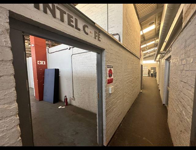 5,007M² WAREHOUSE FOR SALE IN PAARDEN EILAND